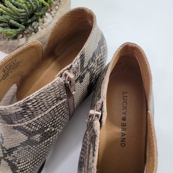 NWT Lucky Brintly Leather Waterproof Bootie 9.5 - Picture 8 of 11